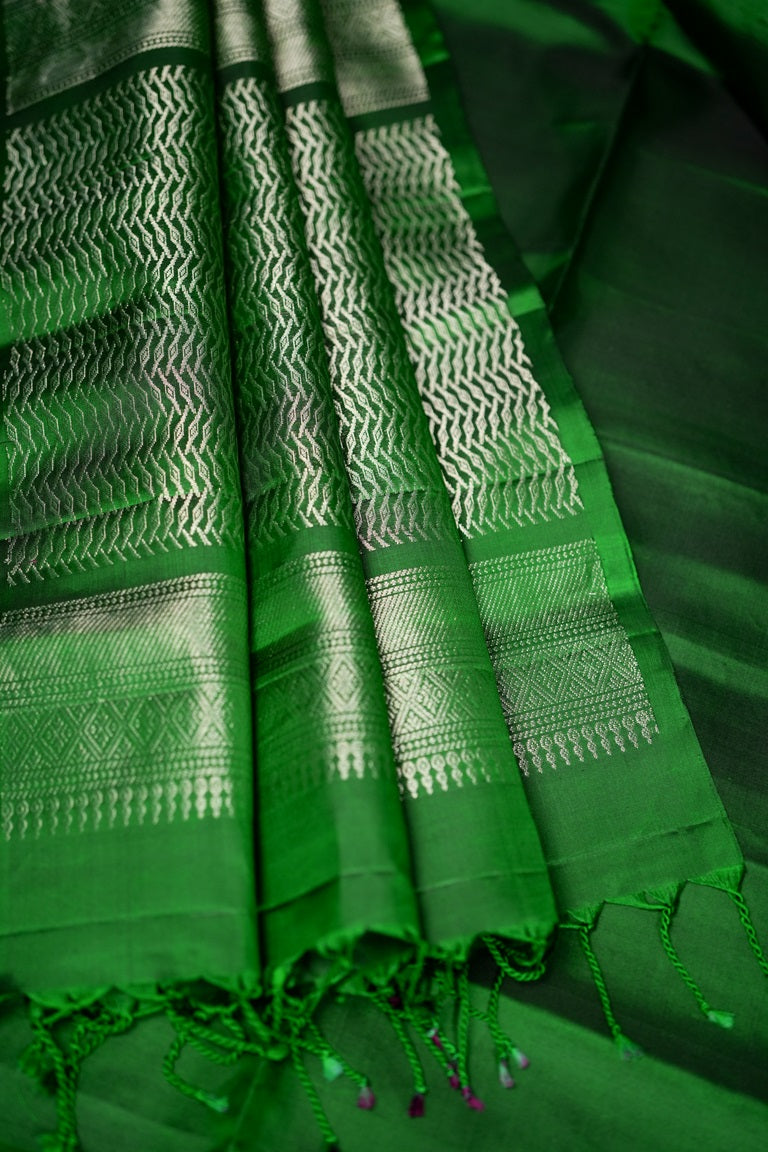 Bottle Green Colour Kanchipuram Soft Silk Saree