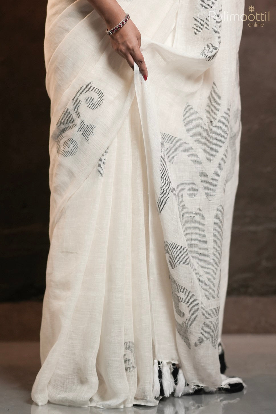 Off White Colour Jute Silk Saree.