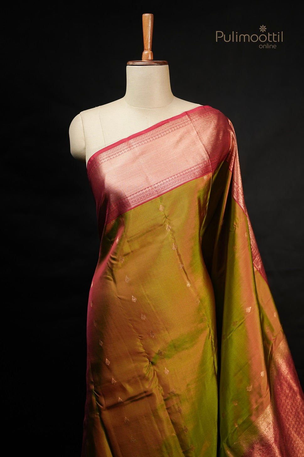Reddish Green Colour Kanchipuram Soft Silk Saree.